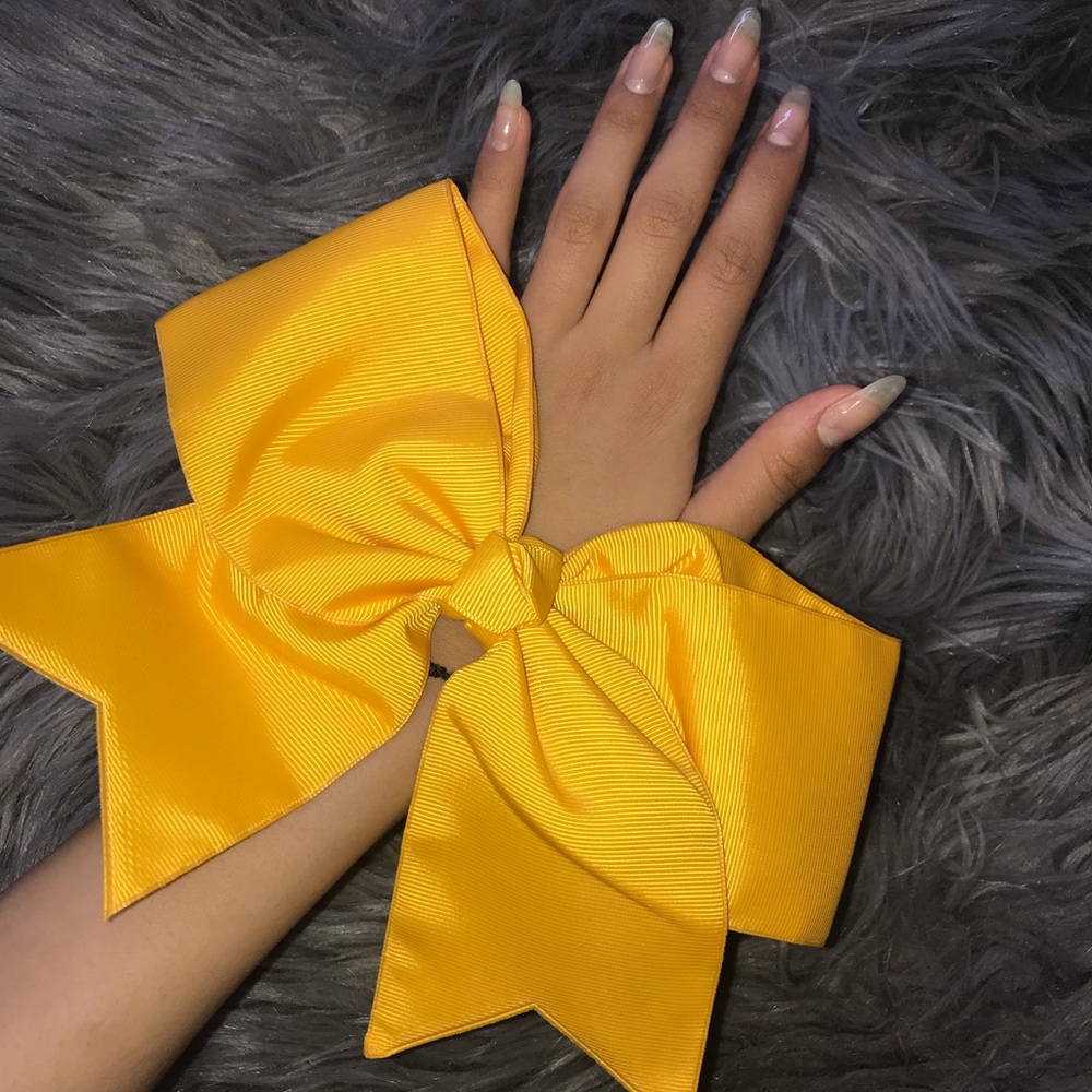 Jumbo cheer bow